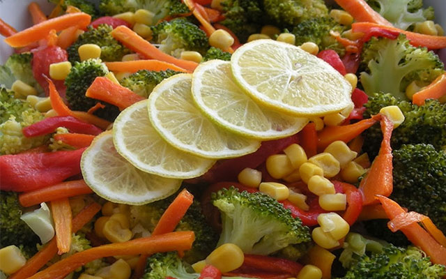 Zeytinyağlı Brokoli Salatası
